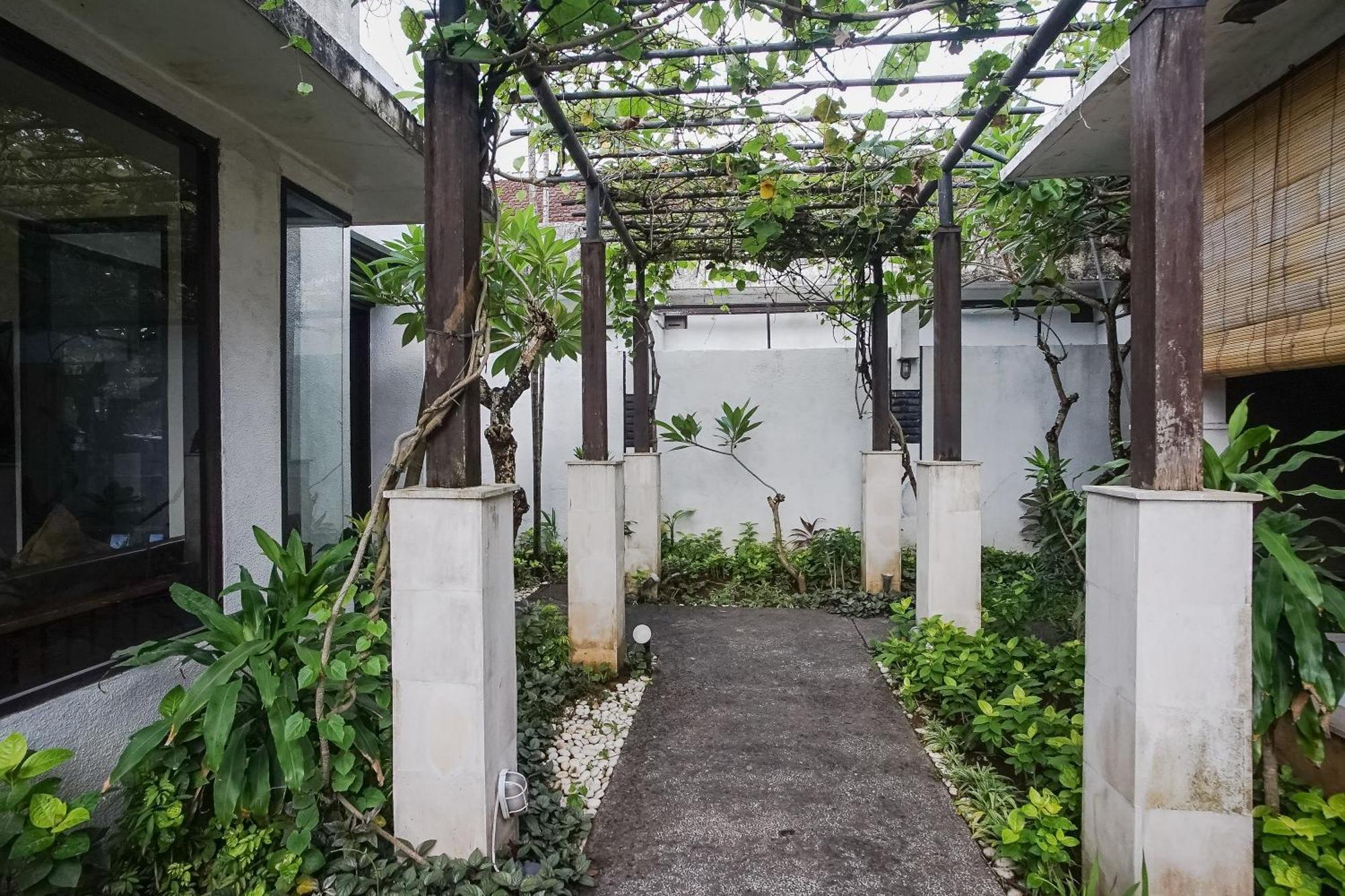 Queen Rose Villa & Spa Jimbaran Dış mekan fotoğraf